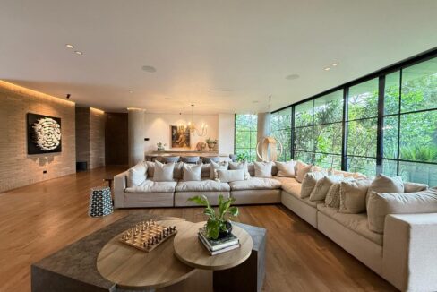 WhatsApp Image 2025-04-14 at 19.02.06 (3)