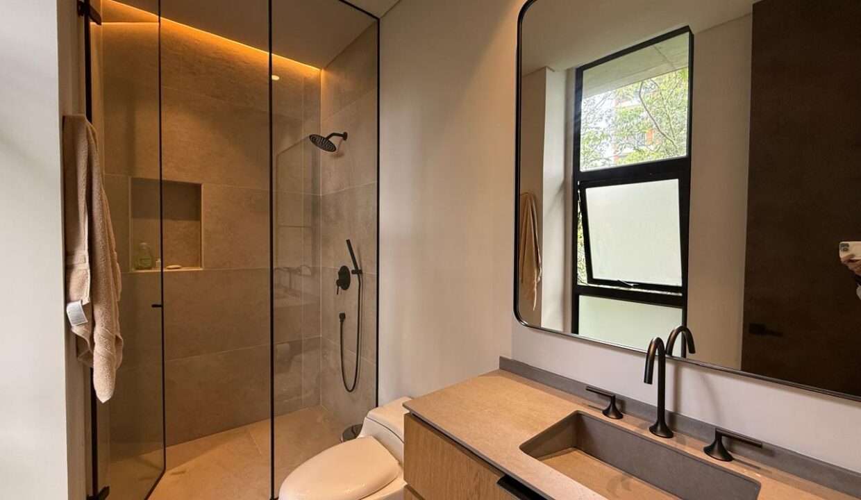 WhatsApp Image 2025-04-14 at 19.02.06 (8)