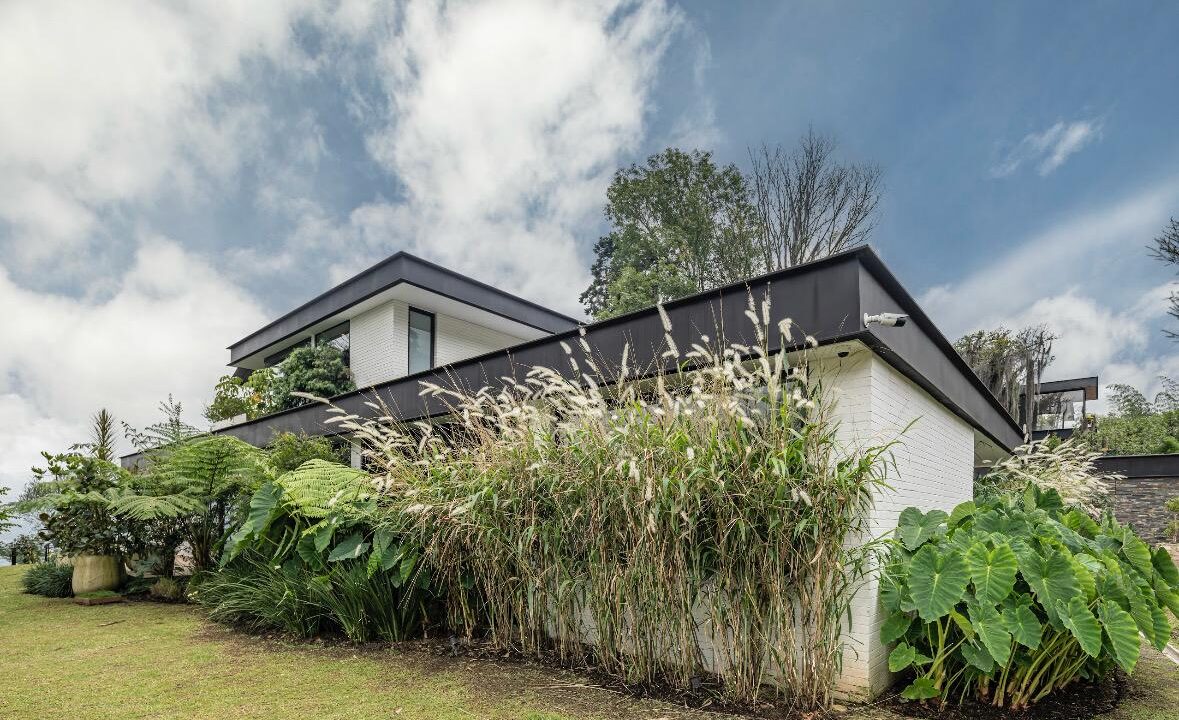 WhatsApp Image 2025-04-15 at 13.40.51 (4)