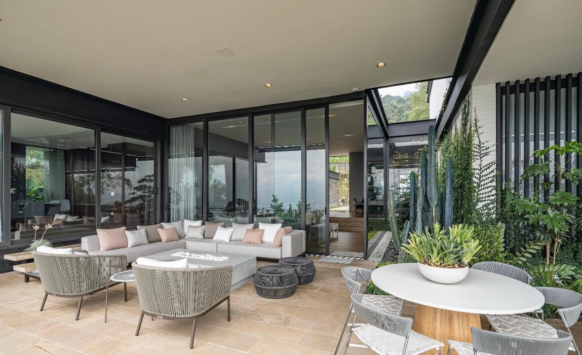 WhatsApp Image 2025-04-15 at 13.40.52 (4)