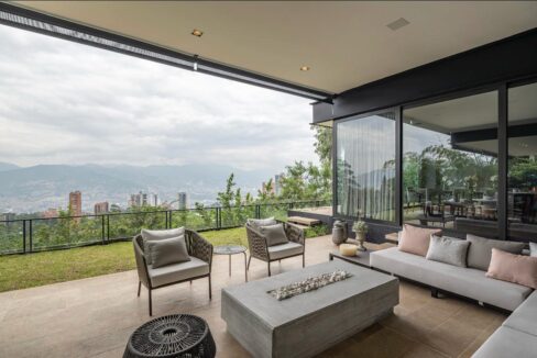 WhatsApp Image 2025-04-15 at 13.40.52 (7)