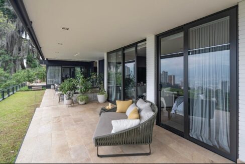 WhatsApp Image 2025-04-15 at 13.40.52 (8)