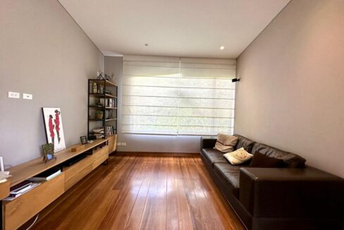 WhatsApp Image 2025-04-15 at 13.52.04